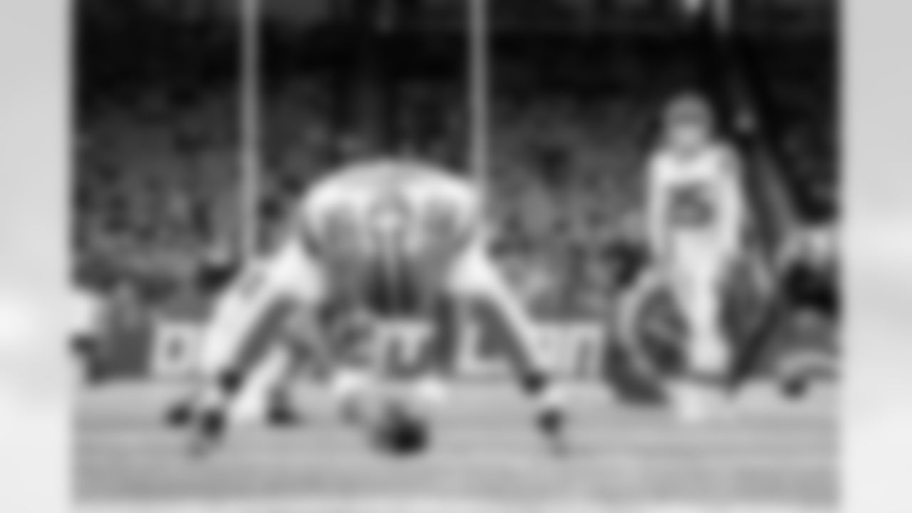 Kicker Andre Szmyt (25) before a NFL football game between the Cleveland Browns and Detroit Lions on September 28, 2025 at Ford Field. The Browns lost 10-34.