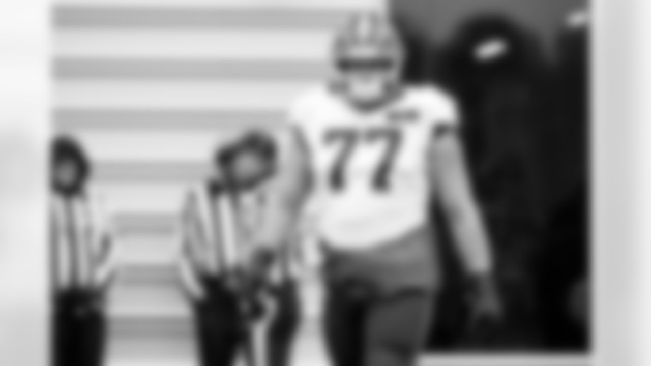 Offensive guard Wyatt Teller (77) during practice at CrossCountry Mortgage Campus on October 22, 2025.
