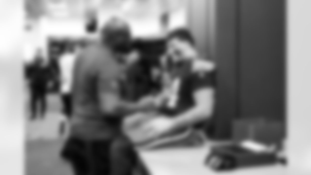 The Browns celebrate after a NFL football game between the Pittsburgh Steelers and Cleveland Browns on December 28, 2025 at Huntington Bank Field.