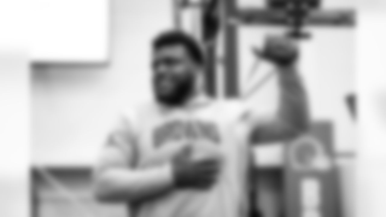 Defensive tackle Chris Williams (98) during a workout in Phase I of the offseason at CrossCountry Mortgage Campus on April 22, 2024.