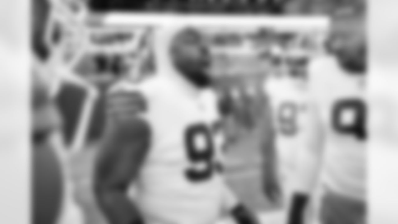 Defensive tackle Shelby Harris (93) before a NFL football game between the Cleveland Browns and Chicago Bears on December 14, 2025 at Soldier Field.