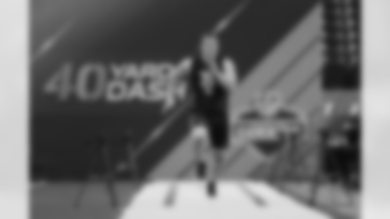 LSU offensive lineman Ethan Pocic runs the 40 yard dash during the 2017 NFL Scouting Combine at Lucas Oil Stadium on Friday, March 3, 2017 in Indianapolis. (Ben Liebenberg via AP)