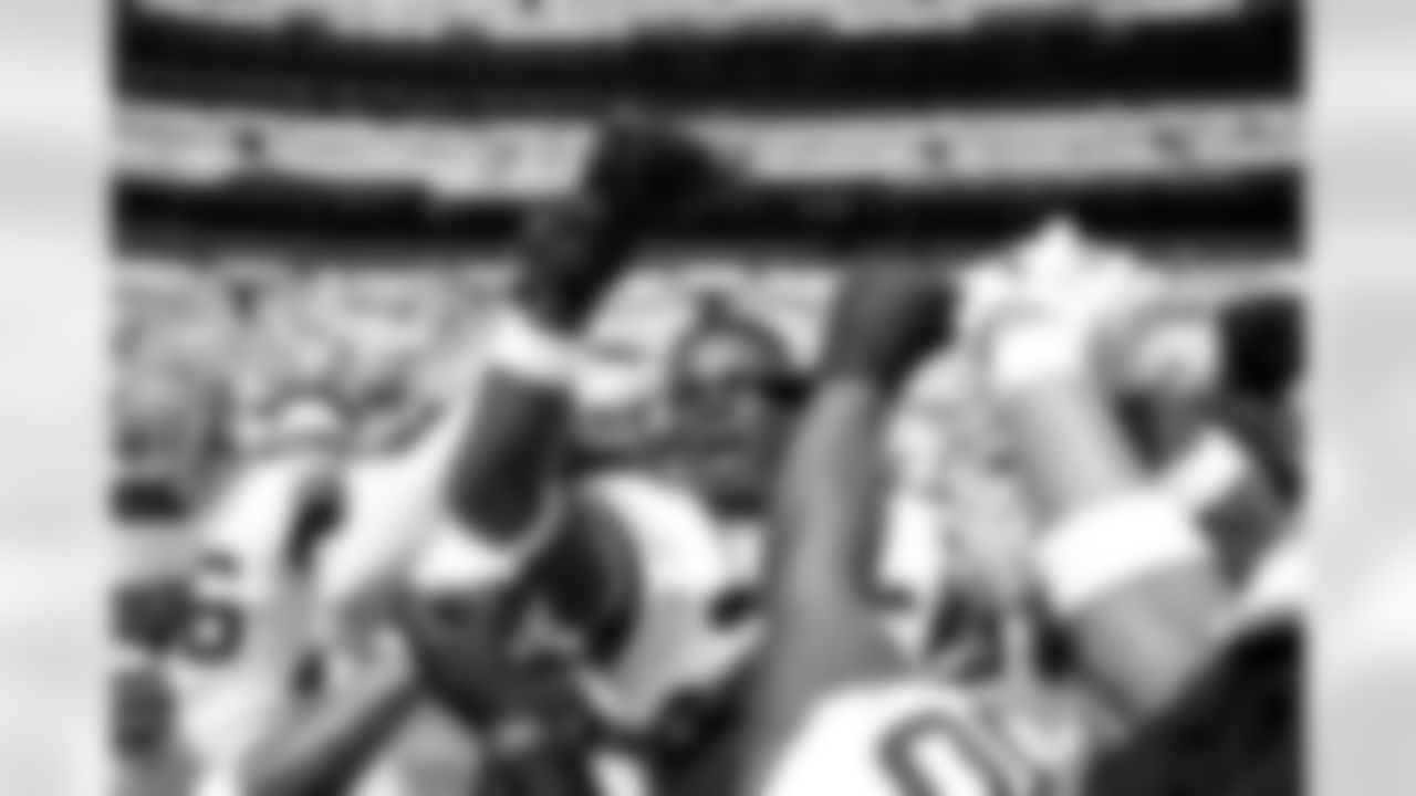 Tight end David Njoku (85) before a preseason NFL football game between the Los Angeles Rams and Cleveland Browns on August 23, 2025 at Huntington Bank Field.