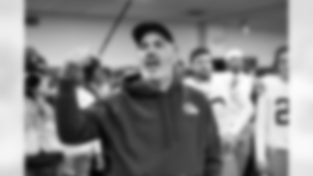 The Browns celebrate after a NFL football game between the Cleveland Browns and Cincinnati Bengals on January 4, 2026 at Paycor Stadium.