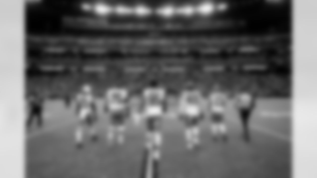 The Week 12 Captains before a NFL football game between the Cleveland Browns and Las Vegas Raiders on November 23, 2025 at Allegiant Stadium. The Browns won 24-10.