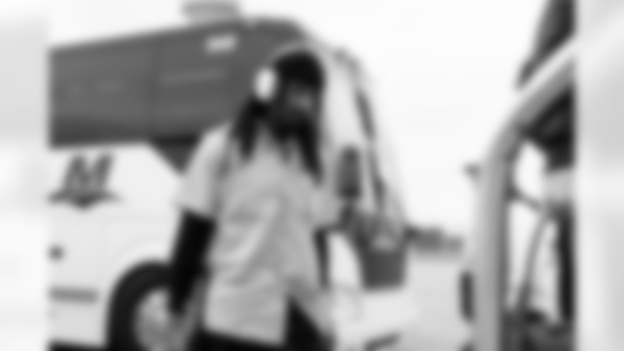 Safety Rayshawn Jenkins (5) travels to New York on November 8, 2025.