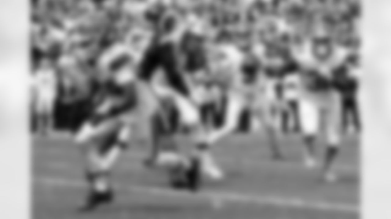 Quarterback Dillon Gabriel (5) during a preseason NFL football game between the Los Angeles Rams and Cleveland Browns on August 23, 2025 at Huntington Bank Field. The Browns won 19-17.