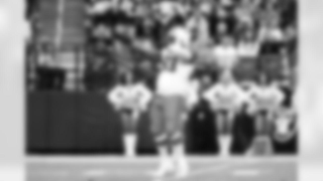 Defensive tackle Shelby Harris (93) during a NFL football game between the Cleveland Browns and Las Vegas Raiders on November 23, 2025 at Allegiant Stadium.