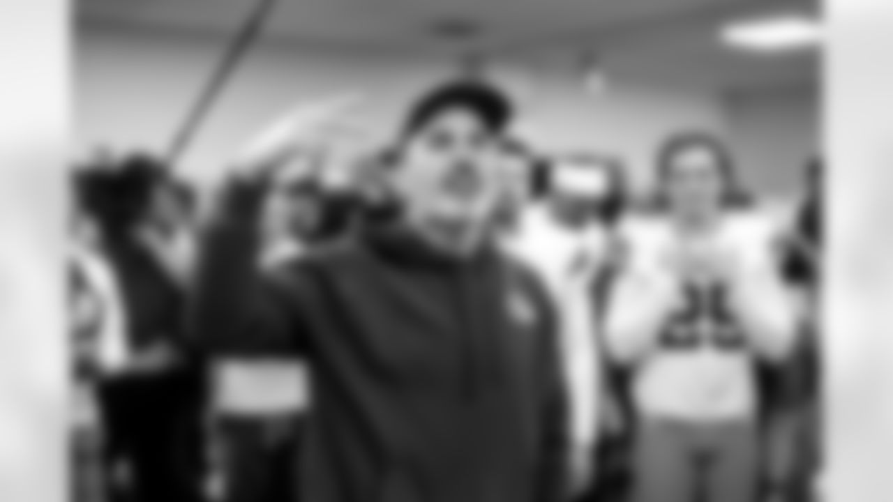 The Browns celebrate after a NFL football game between the Cleveland Browns and Cincinnati Bengals on January 4, 2026 at Paycor Stadium.