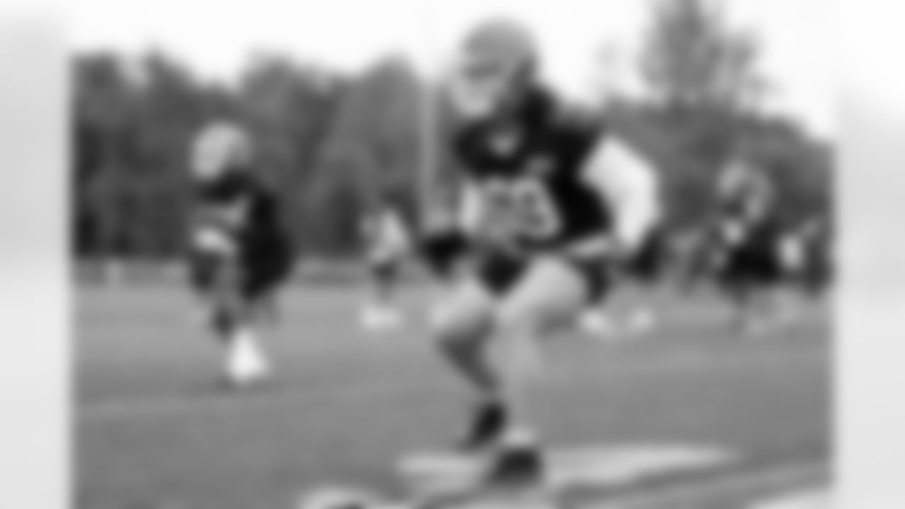 Offensive tackle Lorenzo Thompson (69) during the first day of OTAs at CrossCountry Mortgage Campus on May 27, 2025.