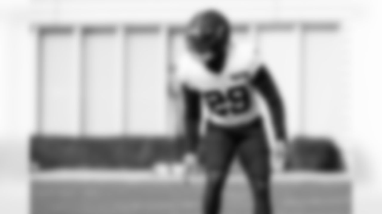 Cornerback Dee Williams (29) during practice at CrossCountry Mortgage Campus on October 15, 2025.