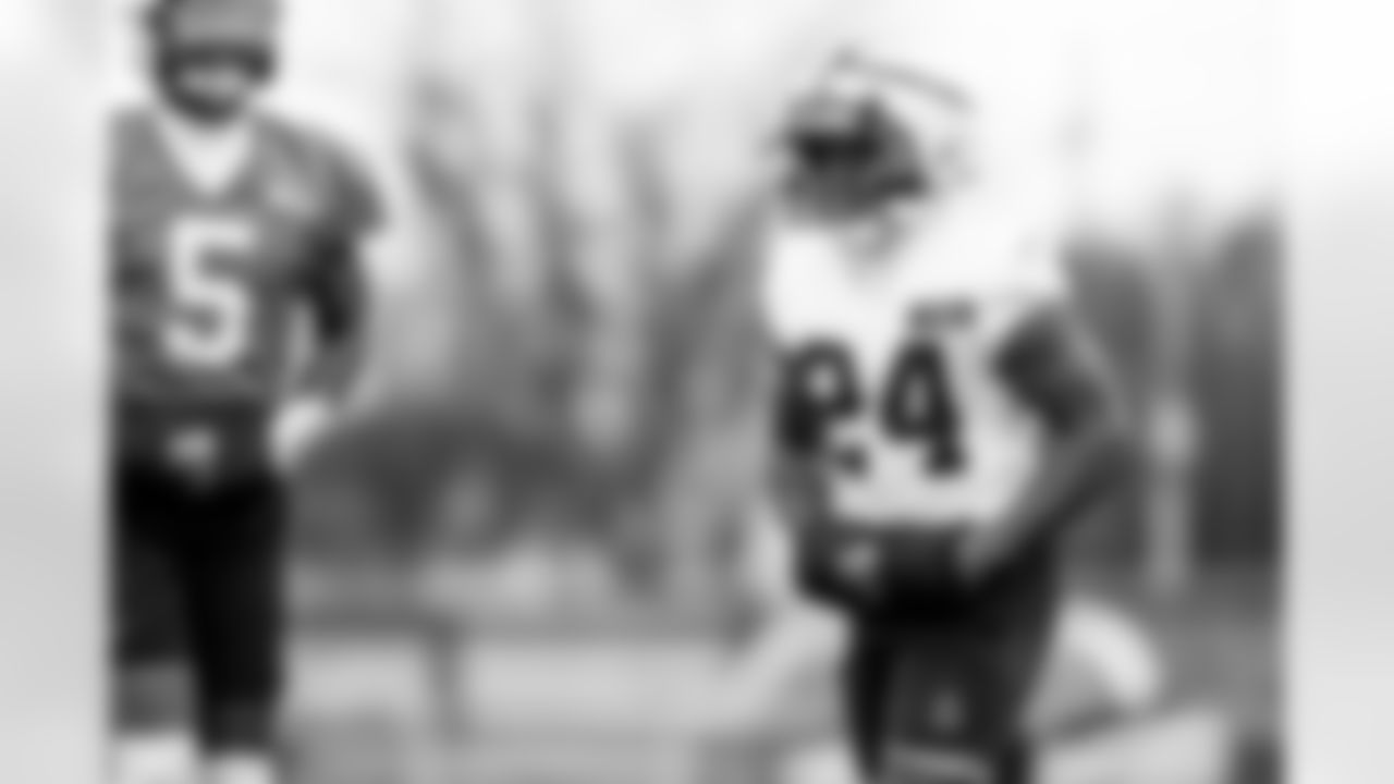 Running back Nick Chubb (24) during practice at CrossCountry Mortgage Campus on December 11, 2024.