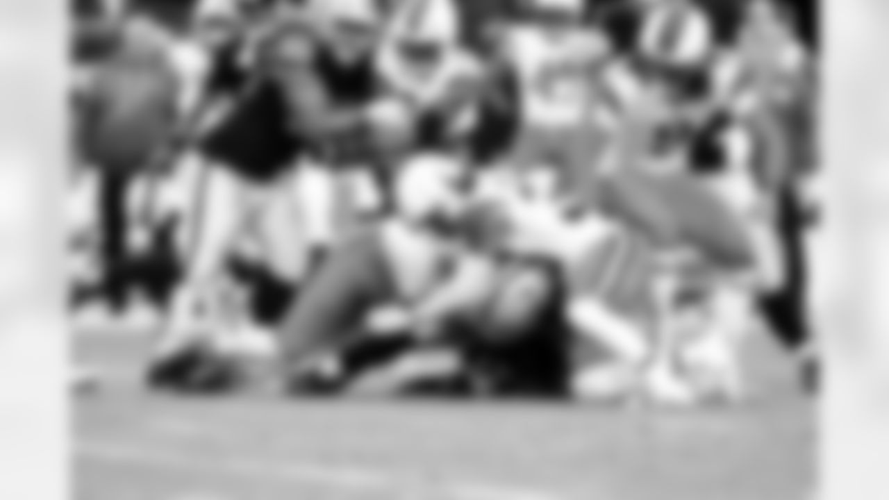 Safety Ronnie Hickman Jr. (33) during a NFL football game between the Cleveland Browns and Las Vegas Raiders on November 23, 2025 at Allegiant Stadium.