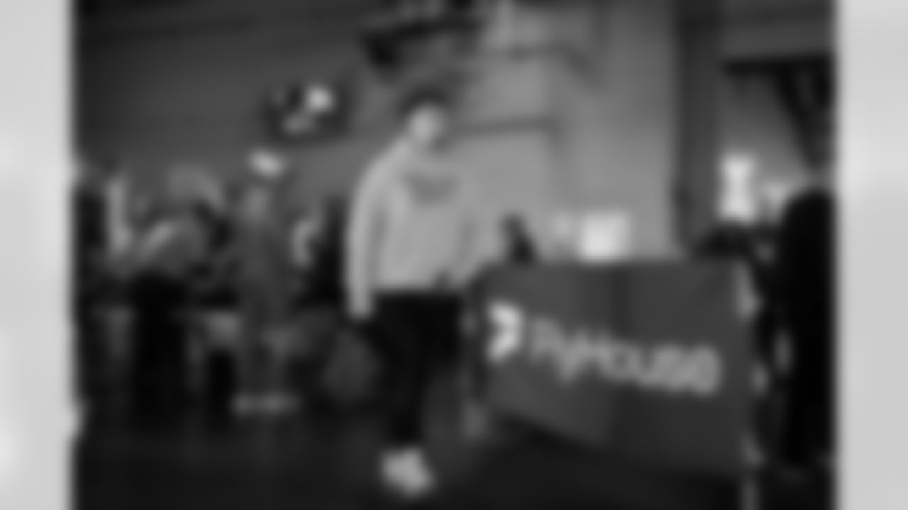 Defensive tackle Mason Graham (94) before a NFL football game between the Cleveland Browns and New York Jets on November 9, 2025 at MetLife Stadium.