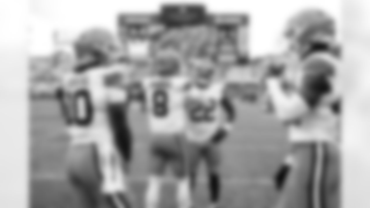 Running back Quinshon Judkins (10), Quarterback Dillon Gabriel (8), and Running back Dylan Sampson (22) before a NFL football game between the Cleveland Browns and Pittsburgh Steelers on October 12, 2025 at Acrisure Stadium.