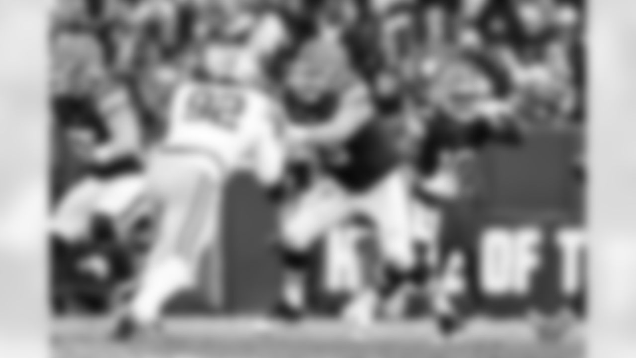 Offensive guard Joel Bitonio (75) during a NFL football game between the San Francisco 49ers and Cleveland Browns on November 30, 2025 at Huntington Bank Field.