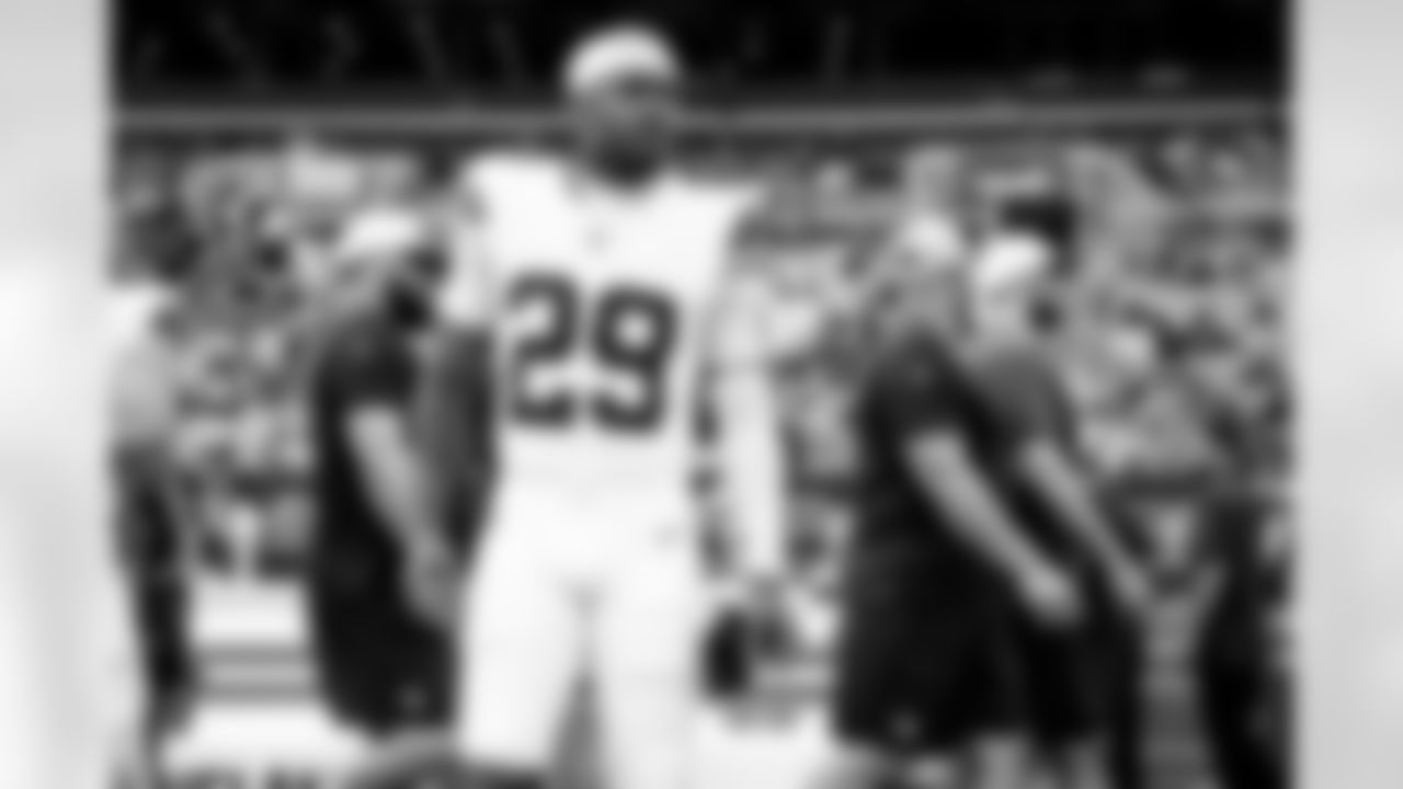 Cornerback Cameron Mitchell (29)