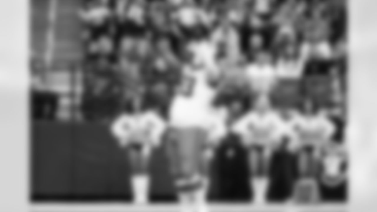 Defensive tackle Shelby Harris (93) during a NFL football game between the Cleveland Browns and Las Vegas Raiders on November 23, 2025 at Allegiant Stadium. The Browns won 24-10.