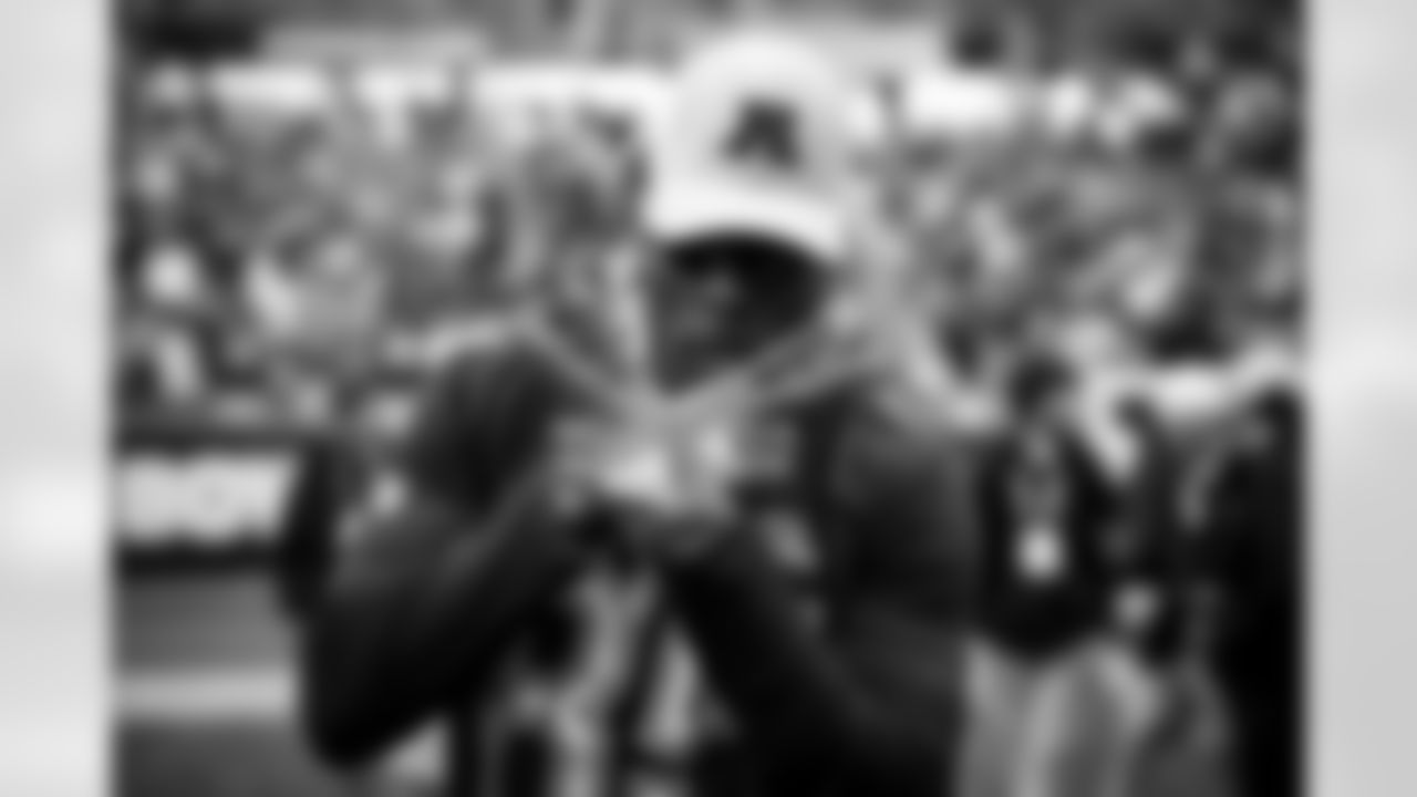 Tight end David Njoku (85) before the 2024 Pro Bowl Games at Camping World Stadium in Orlando on February 4, 2024.