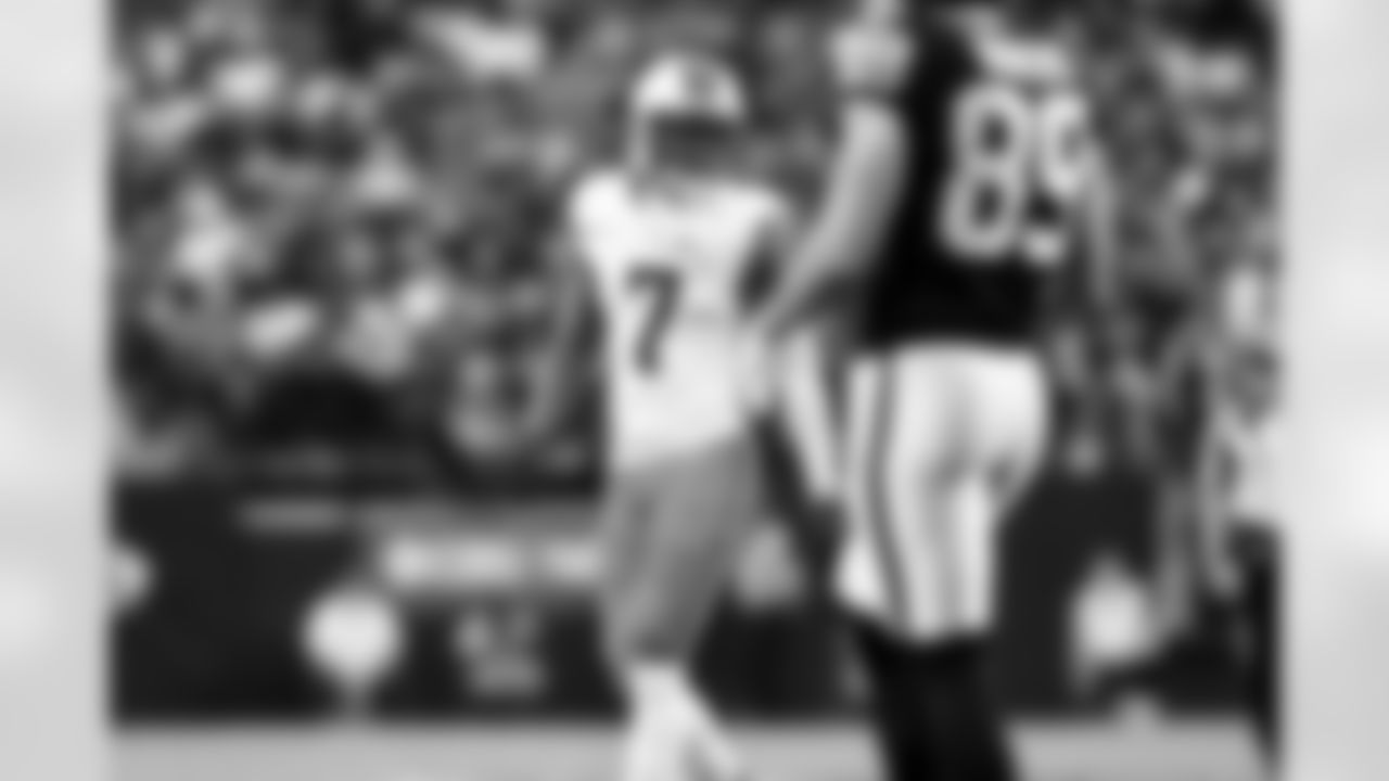 Cornerback Tyson Campbell (7) during a NFL football game between the Cleveland Browns and Las Vegas Raiders on November 23, 2025 at Allegiant Stadium.