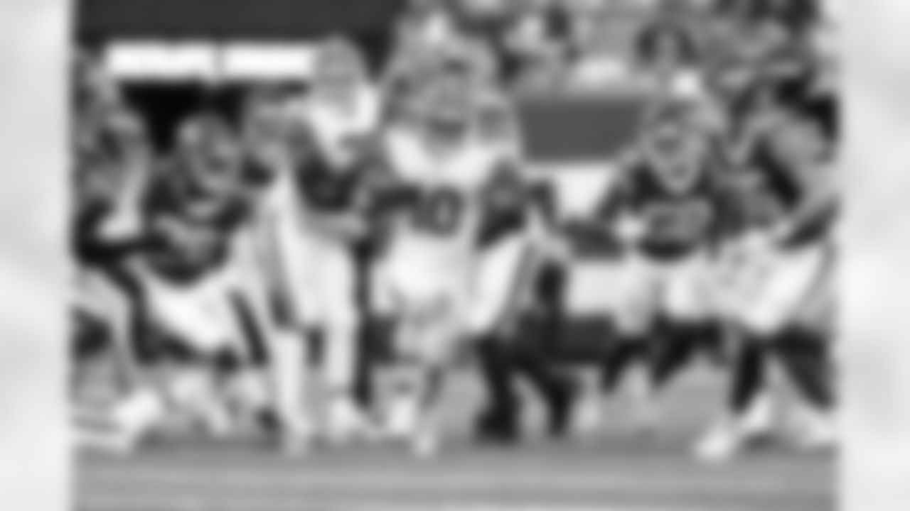 Running back Quinshon Judkins (10) during a NFL football game between the Cleveland Browns and New York Jets on November 9, 2025 at MetLife Stadium.