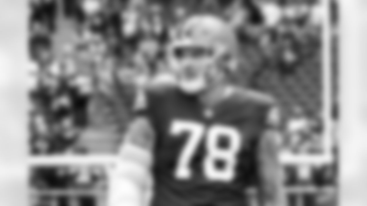 Offensive tackle Jack Conklin (78) before a NFL football game between the Minnesota Vikings and Cleveland Browns on October 5, 2025 at Tottenham Hotspur Stadium.