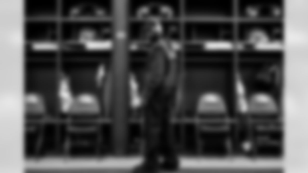 Cornerback Denzel Ward (21) before a NFL football game between the San Francisco 49ers and Cleveland Browns on November 30, 2025 at Huntington Bank Field.