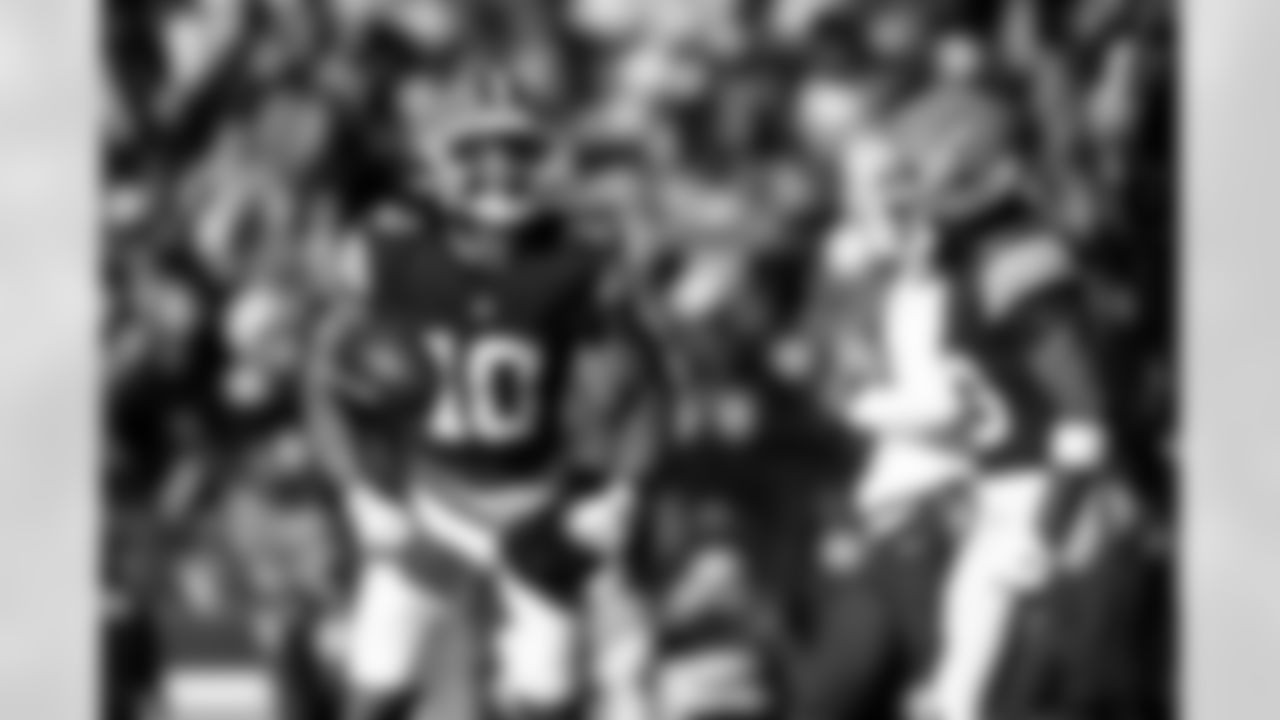 Running back Quinshon Judkins (10) during a NFL football game between the Buffalo Bills and Cleveland Browns on December 21, 2025 at Huntington Bank Field.