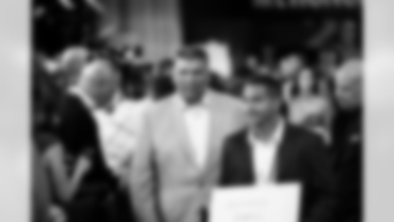 Anthony Muñoz on the red carpet before the 2026 NFL Honors at the Palace of Fine Arts in San Francisco on February 5, 2026.