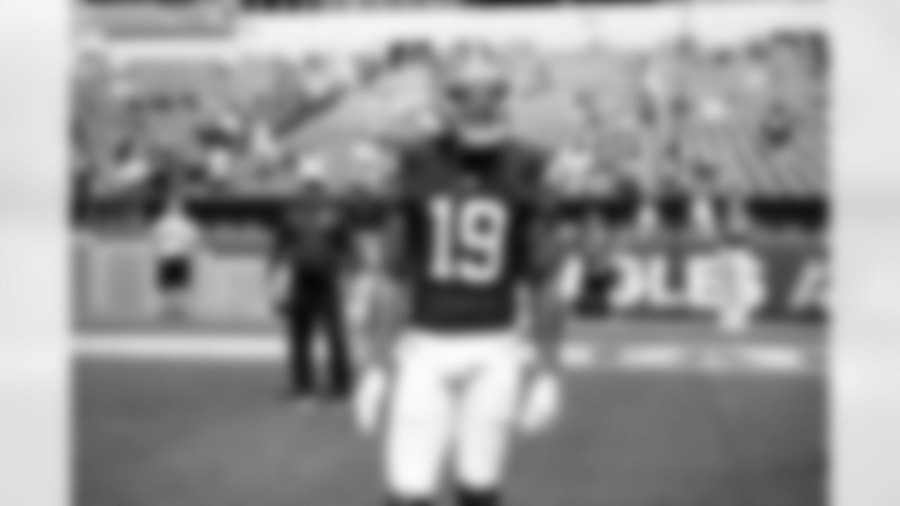 Wide receiver Cedric Tillman (19) before a preseason NFL football game between the Cleveland Browns and Philadelphia Eagles on August 16, 2025 at Lincoln Financial Field.