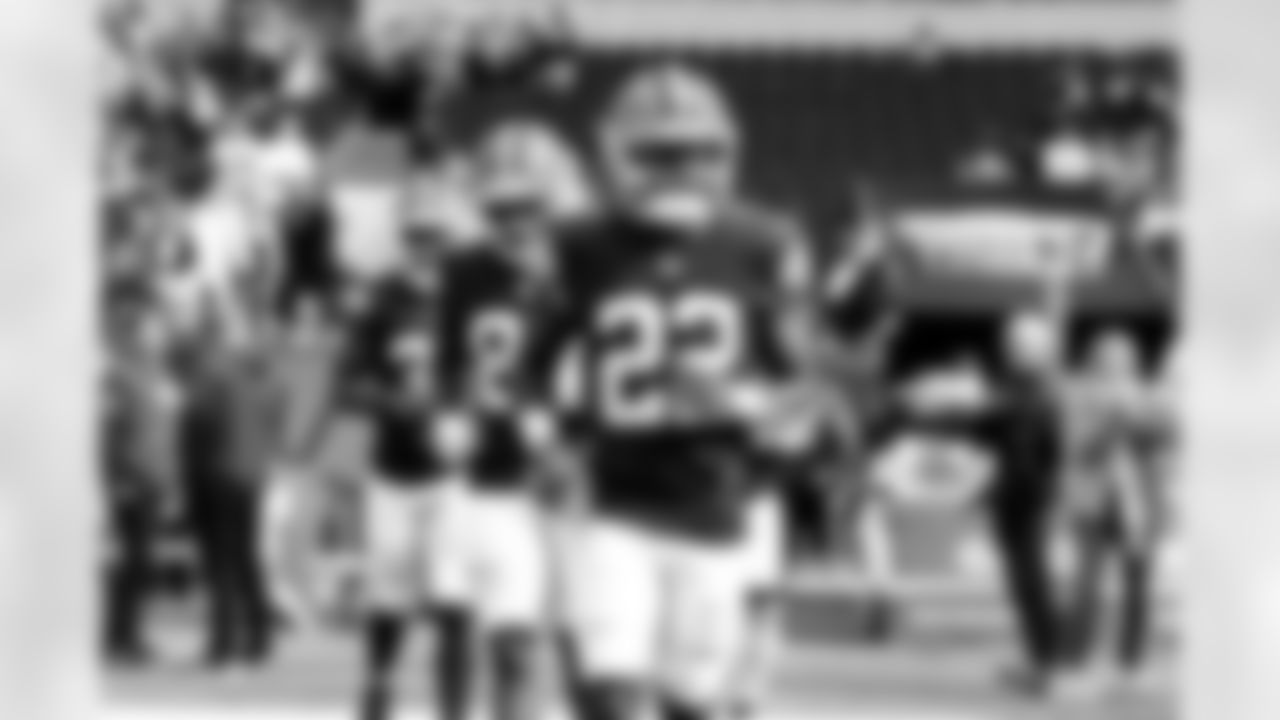 Running back Dylan Sampson (22) before a NFL football game between the Minnesota Vikings and Cleveland Browns on October 5, 2025 at Tottenham Hotspur Stadium.
