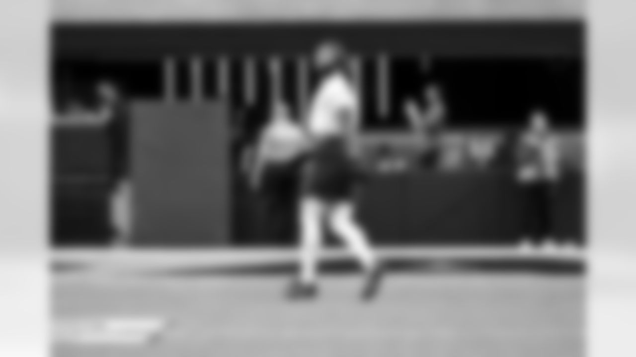 Linebacker Easton Mascarenas-Arnold (42) before a NFL football game between the Cleveland Browns and Las Vegas Raiders on November 23, 2025 at Allegiant Stadium.