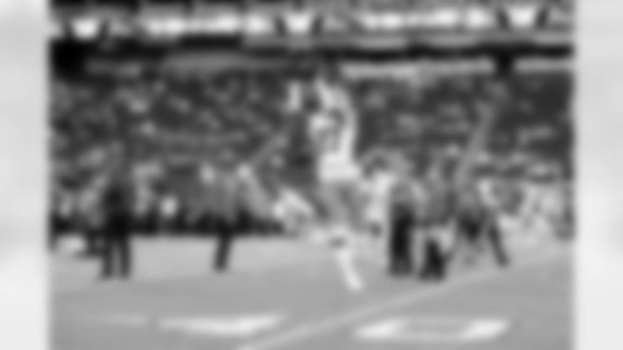 Cornerback Sam Webb (27) before a NFL football game between the Cleveland Browns and Las Vegas Raiders on November 23, 2025 at Allegiant Stadium.