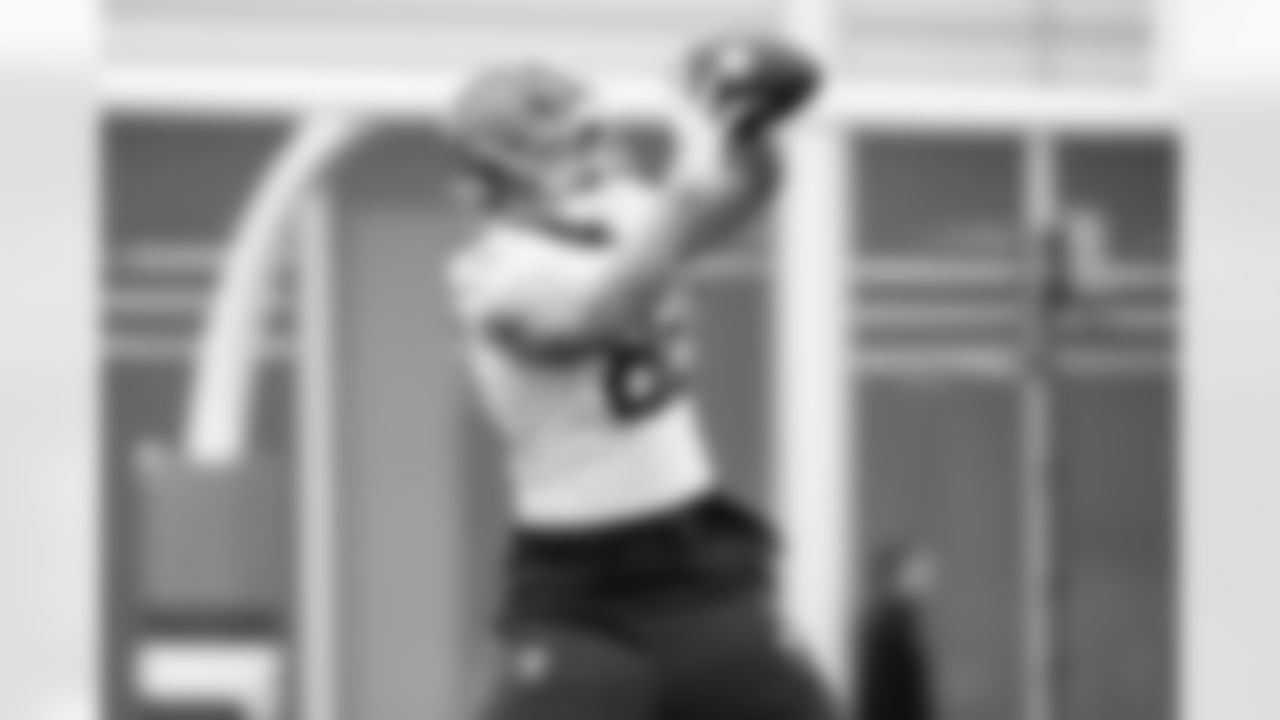 Tight end Brenden Bates (82) during practice at CrossCountry Mortgage Campus on November 3, 2025.