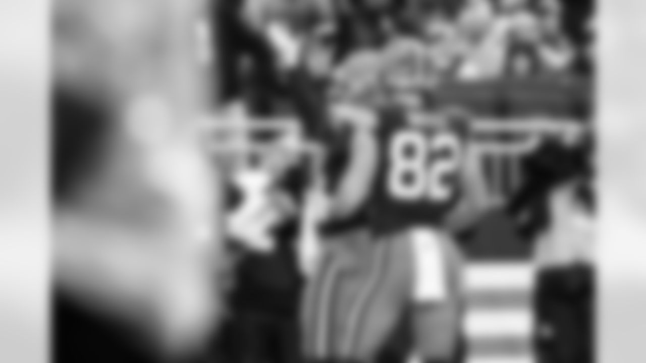 Tight end Harold Fannin Jr. (44) and Tight end Brenden Bates (82) during a NFL football game between the Pittsburgh Steelers and Cleveland Browns on December 28, 2025 at Huntington Bank Field.