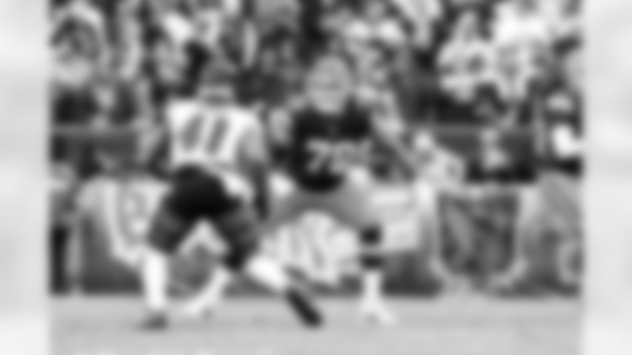 Offensive tackle Jack Conklin (78) during a NFL football game between the Baltimore Ravens and Cleveland Browns on November 16, 2025 at Huntington Bank Field.