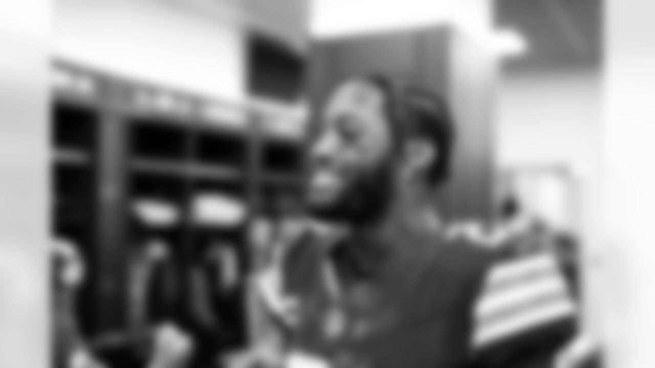 The Browns celebrate after a NFL football game between the Pittsburgh Steelers and Cleveland Browns on December 28, 2025 at Huntington Bank Field.