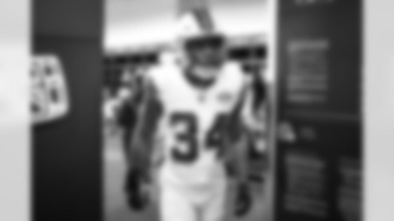 Running back Jerome Ford (34) before a NFL football game between the New York Jets and Cleveland Browns on Thursday Night Football on December 28, 2023 at Cleveland Browns Stadium.