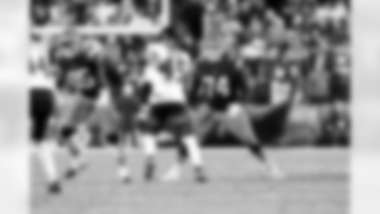 Tight end David Njoku (85) and Offensive guard Teven Jenkins (74) during a NFL football game between the Baltimore Ravens and Cleveland Browns on November 16, 2025 at Huntington Bank Field.