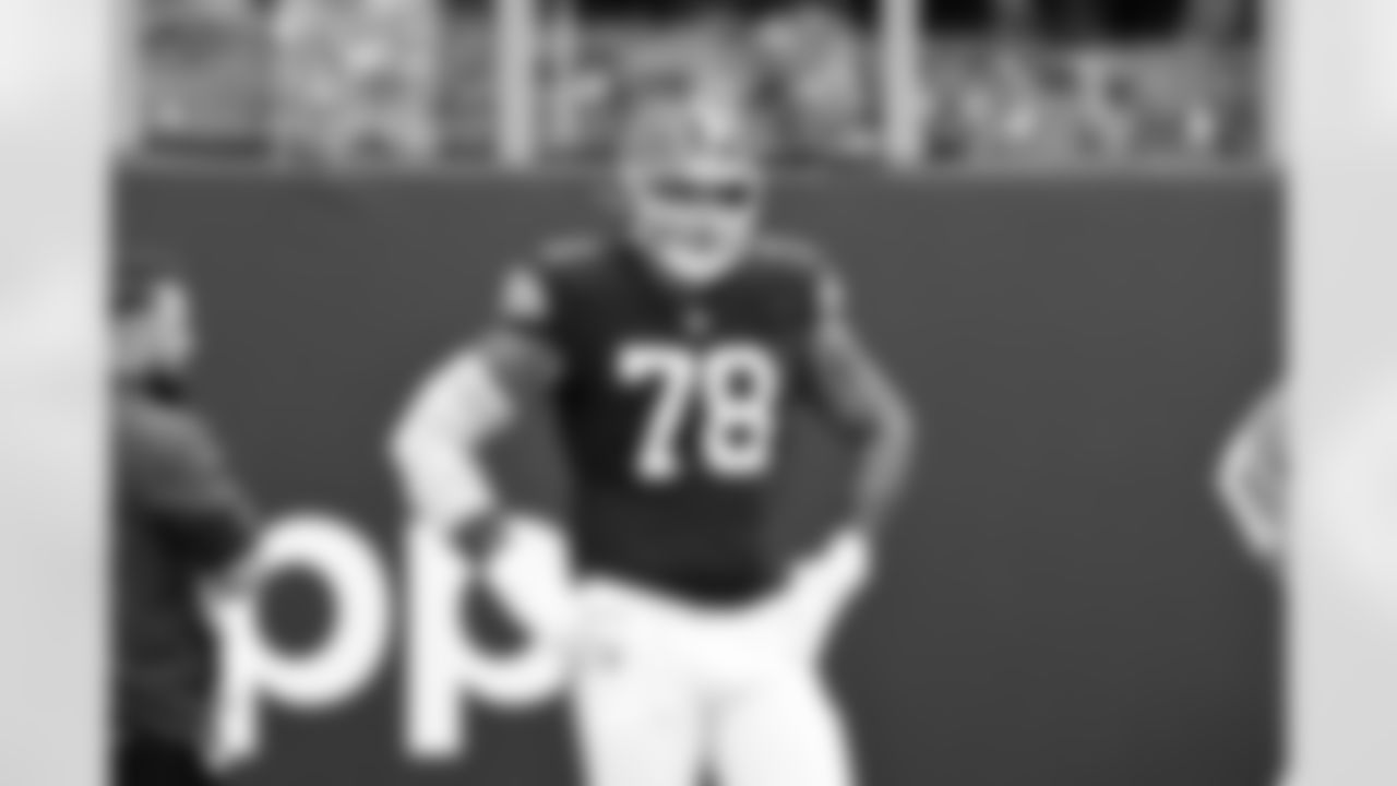 Offensive tackle Jack Conklin (78) before a NFL football game between the Minnesota Vikings and Cleveland Browns on October 5, 2025 at Tottenham Hotspur Stadium.