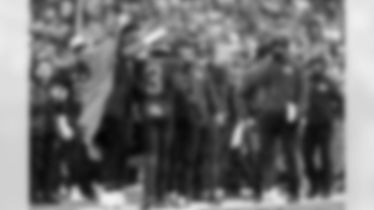 Wide receiver Jerry Jeudy (3) and Head Coach Kevin Stefanski during a NFL football game between the Tennessee Titans and Cleveland Browns on December 7, 2025 at Huntington Bank Field.