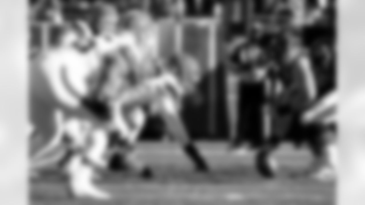 Defensive end Sam Kamara (92) during a NFL football game between the Cleveland Browns and Chicago Bears on December 14, 2025 at Soldier Field.