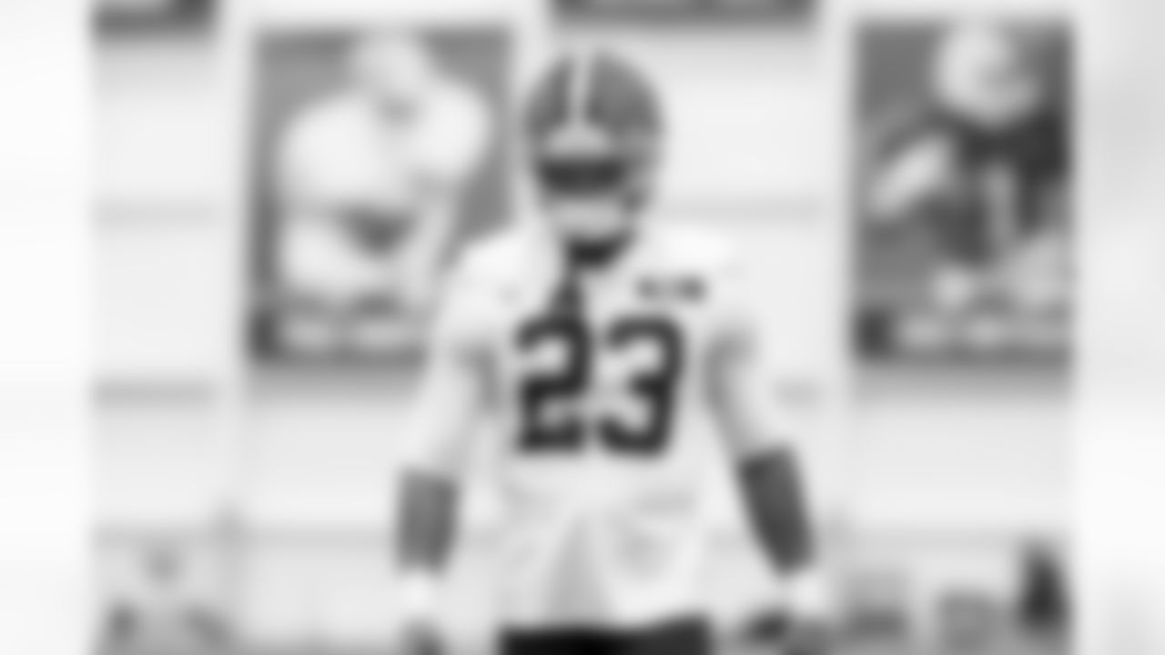 Running back Ahmani Marshall (23) during practice at CrossCountry Mortgage Campus on December 10, 2025.