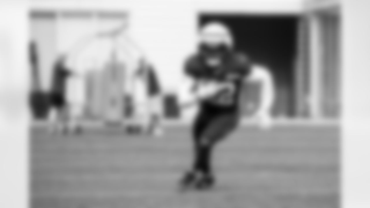 Running back Dylan Sampson (22) during practice at CrossCountry Mortgage Campus on October 15, 2025.