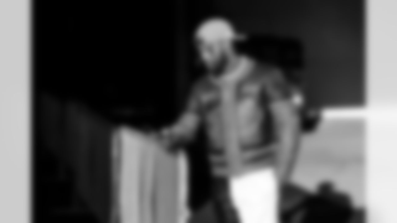 Cornerback Denzel Ward (21) before a NFL football game between the Cleveland Browns and Cincinnati Bengals on January 4, 2026 at Paycor Stadium.