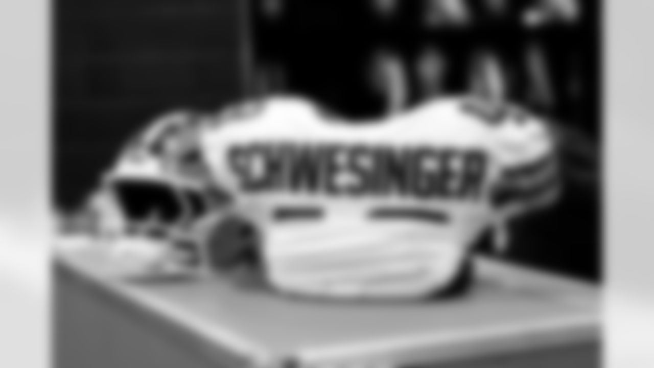 Linebacker Carson Schwesinger's jersey before a preseason NFL football game between the Cleveland Browns and Carolina Panthers on August 8, 2025 at Bank of America Stadium.