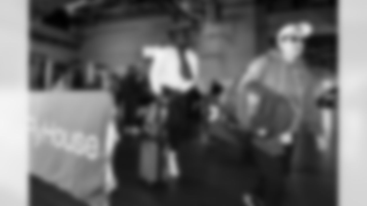 Tight end David Njoku (85) before a NFL football game between the Cleveland Browns and New York Jets on November 9, 2025 at MetLife Stadium.