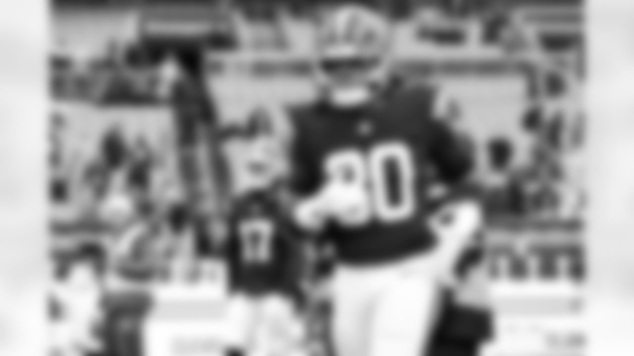 Linebacker Devin Bush (30) before a NFL football game between the San Francisco 49ers and Cleveland Browns on November 30, 2025 at Huntington Bank Field.