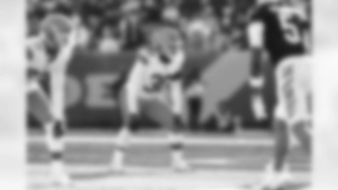 Linebacker Devin Bush (30) during a NFL football game between the Cleveland Browns and Cincinnati Bengals on January 4, 2026 at Paycor Stadium.