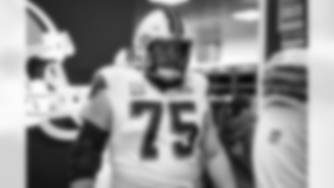 Offensive guard Joel Bitonio (75) before a NFL football game between the New York Jets and Cleveland Browns on Thursday Night Football on December 28, 2023 at Cleveland Browns Stadium.